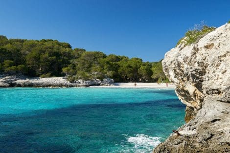 How to get to Menorca ?
