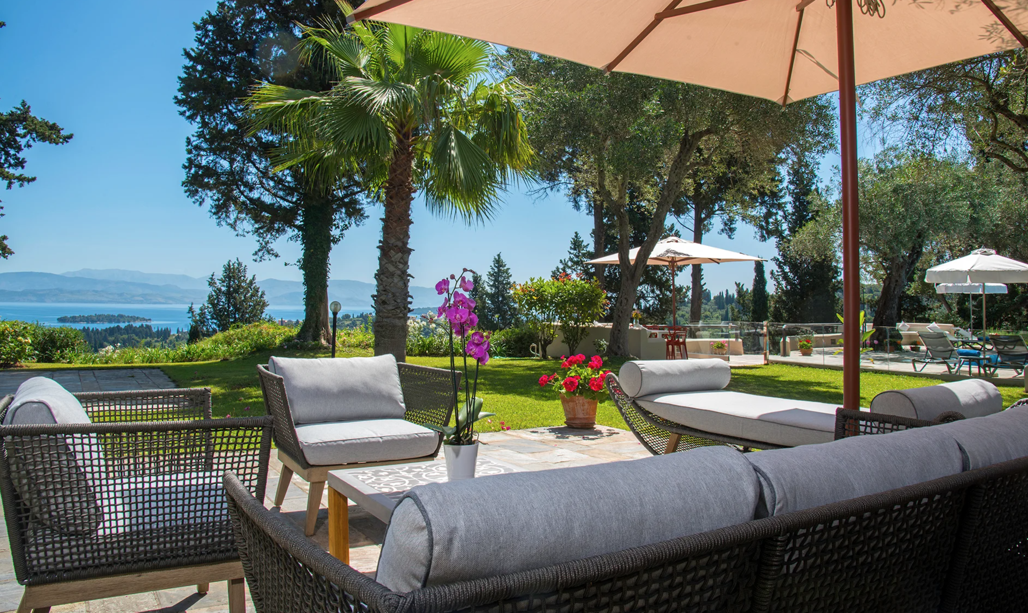 Capture dlocation villa grece luxury rental ’écran 2023-11-15 à 12.21.24