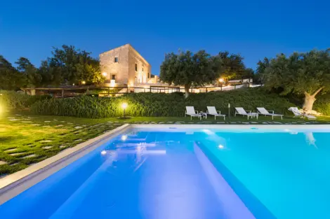 location Villa Raguse  avec piscine  pour 8 personnes